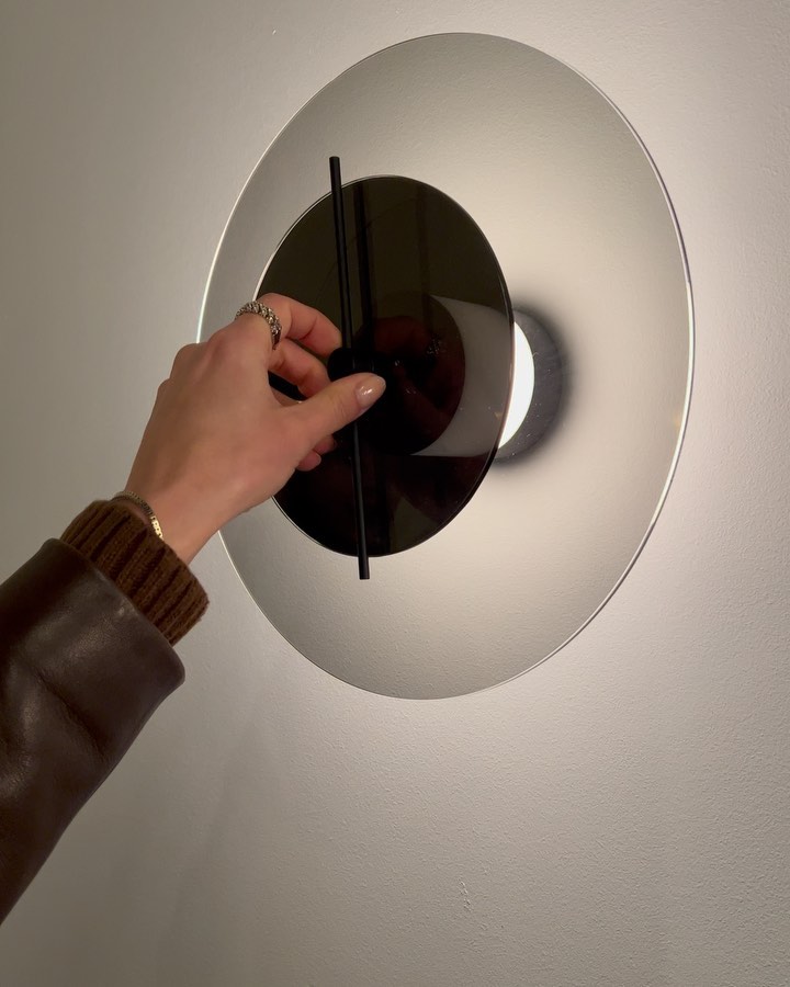 chi e il protagonista la sorgente luminosa o la luce stessa la domanda che mi faccio tutti i giorni